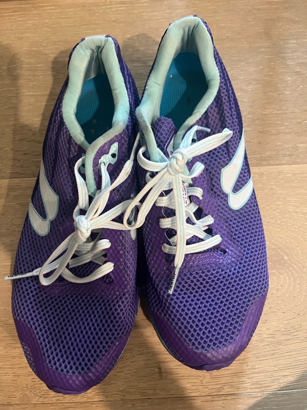 Newton running shoes Women's Distance S 13 in Amethyst/Aqua size 8